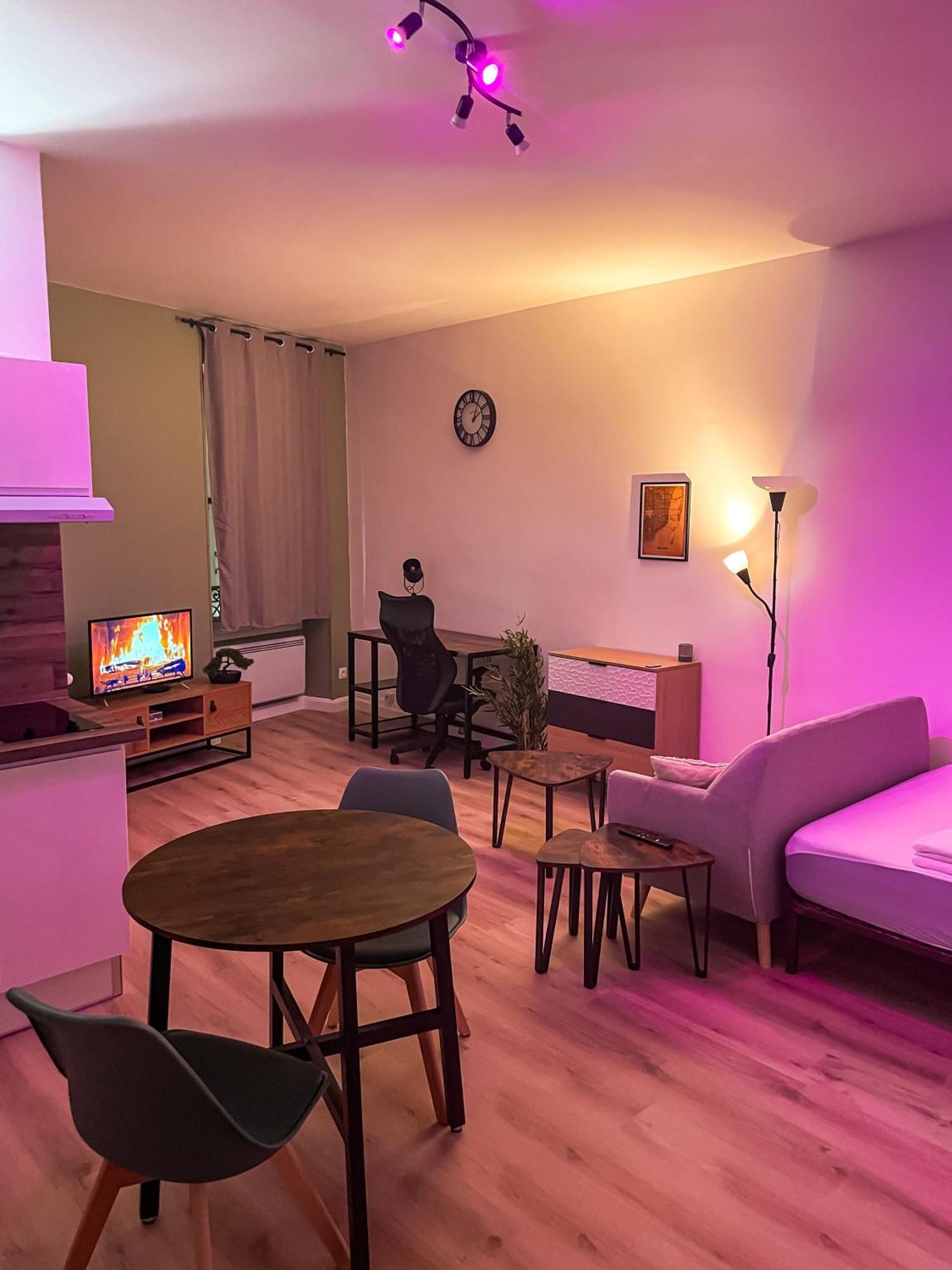 Escapade Ardechoise - Parking Gratuit - Chateau A 2 Pas Aubenas Luaran gambar