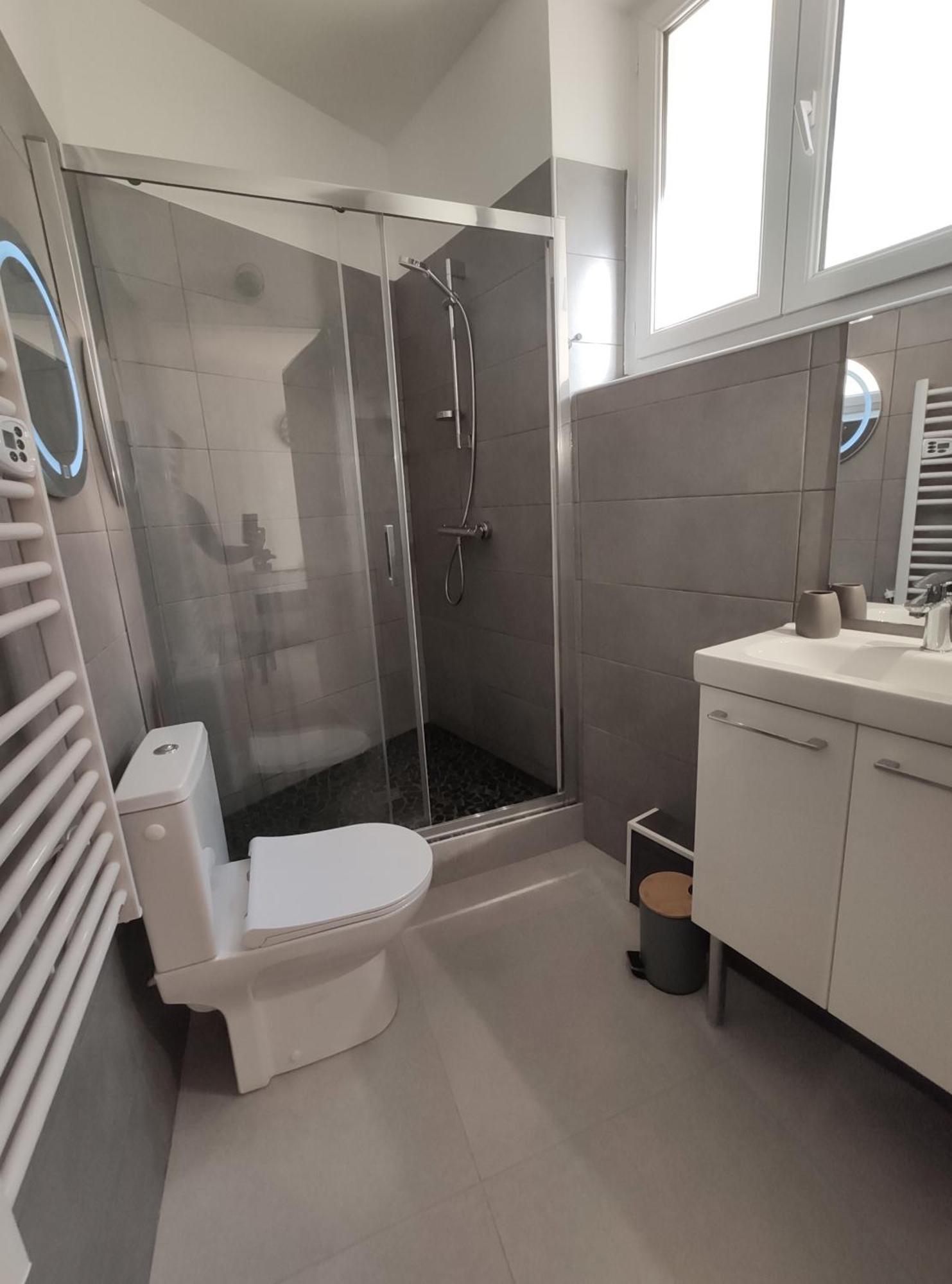 Escapade Ardechoise - Parking Gratuit - Chateau A 2 Pas Aubenas Bilik gambar